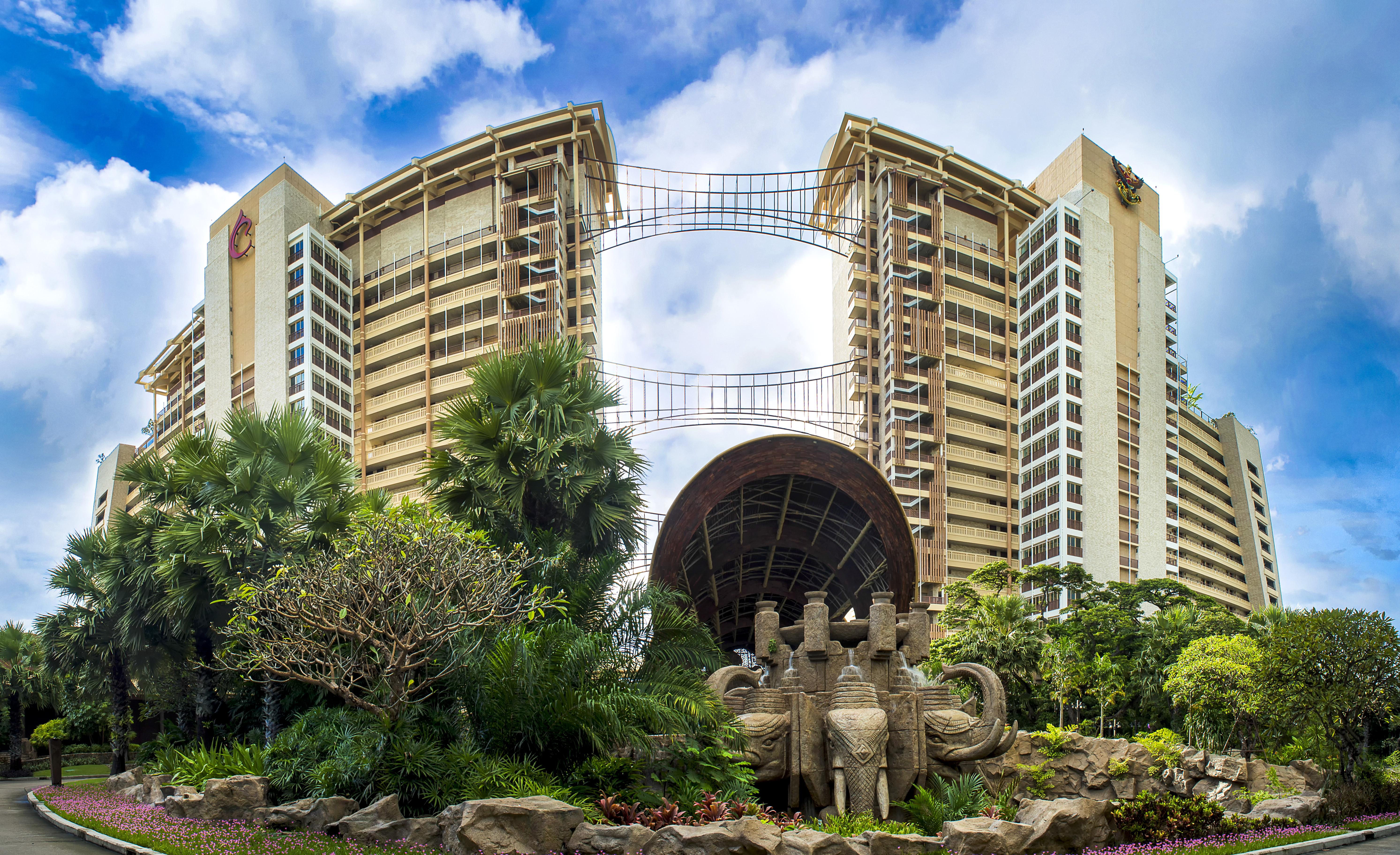 Centara Grand Mirage Beach Resort Pattaya Bagian luar foto The Mirage
