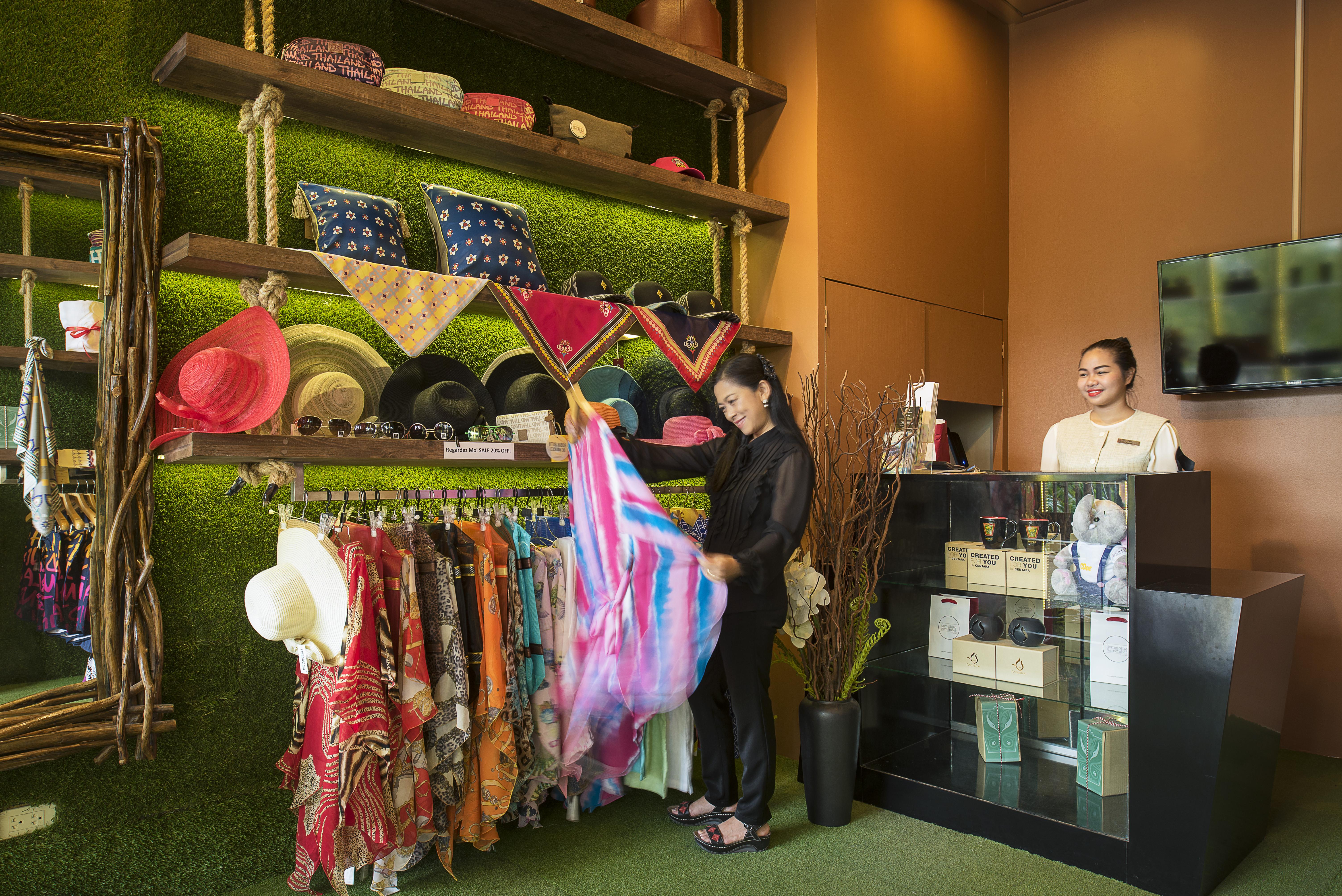 Centara Grand Mirage Beach Resort Pattaya Bagian luar foto A shop in the resort