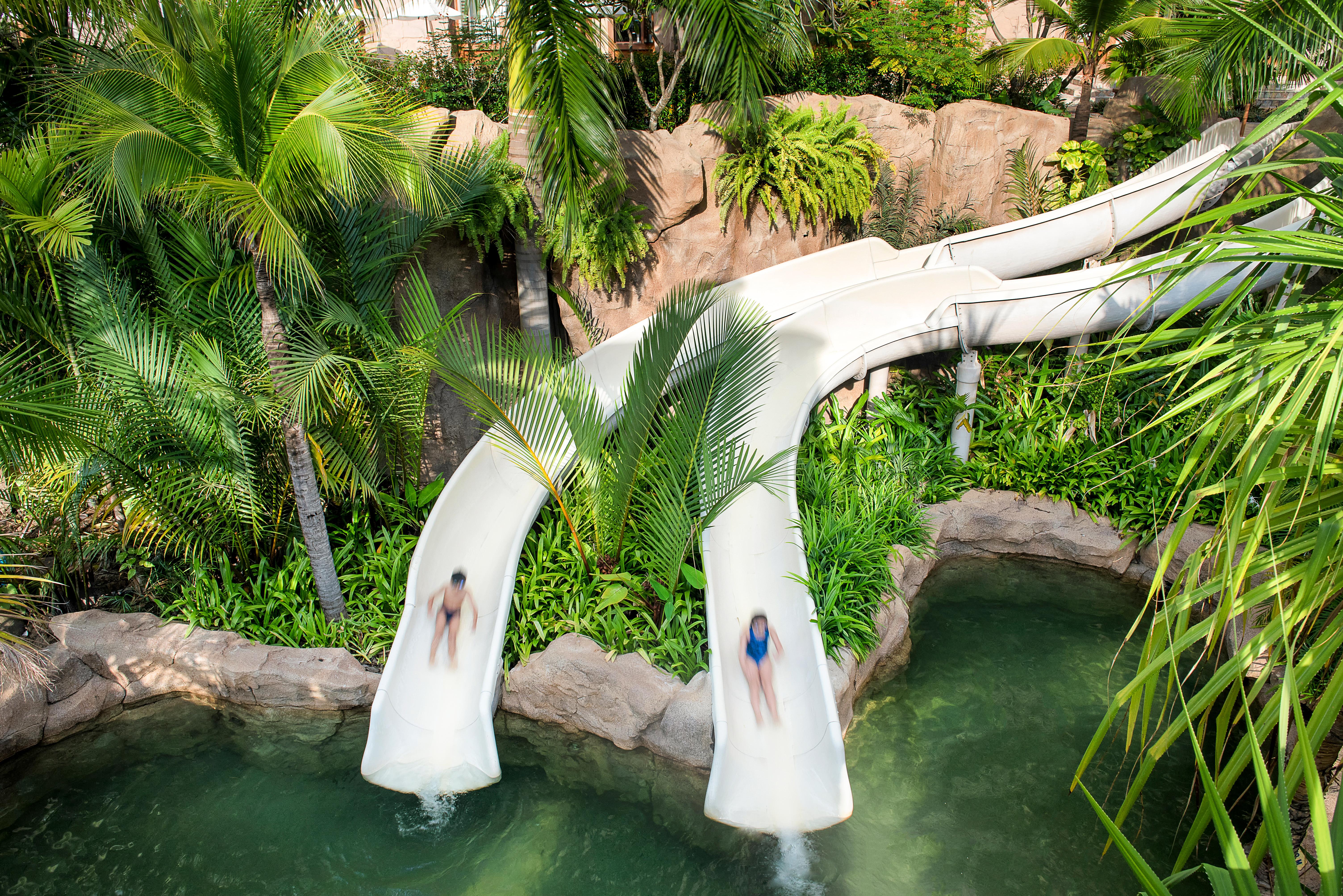 Centara Grand Mirage Beach Resort Pattaya Bagian luar foto The slides at Atlantis Paradise Island