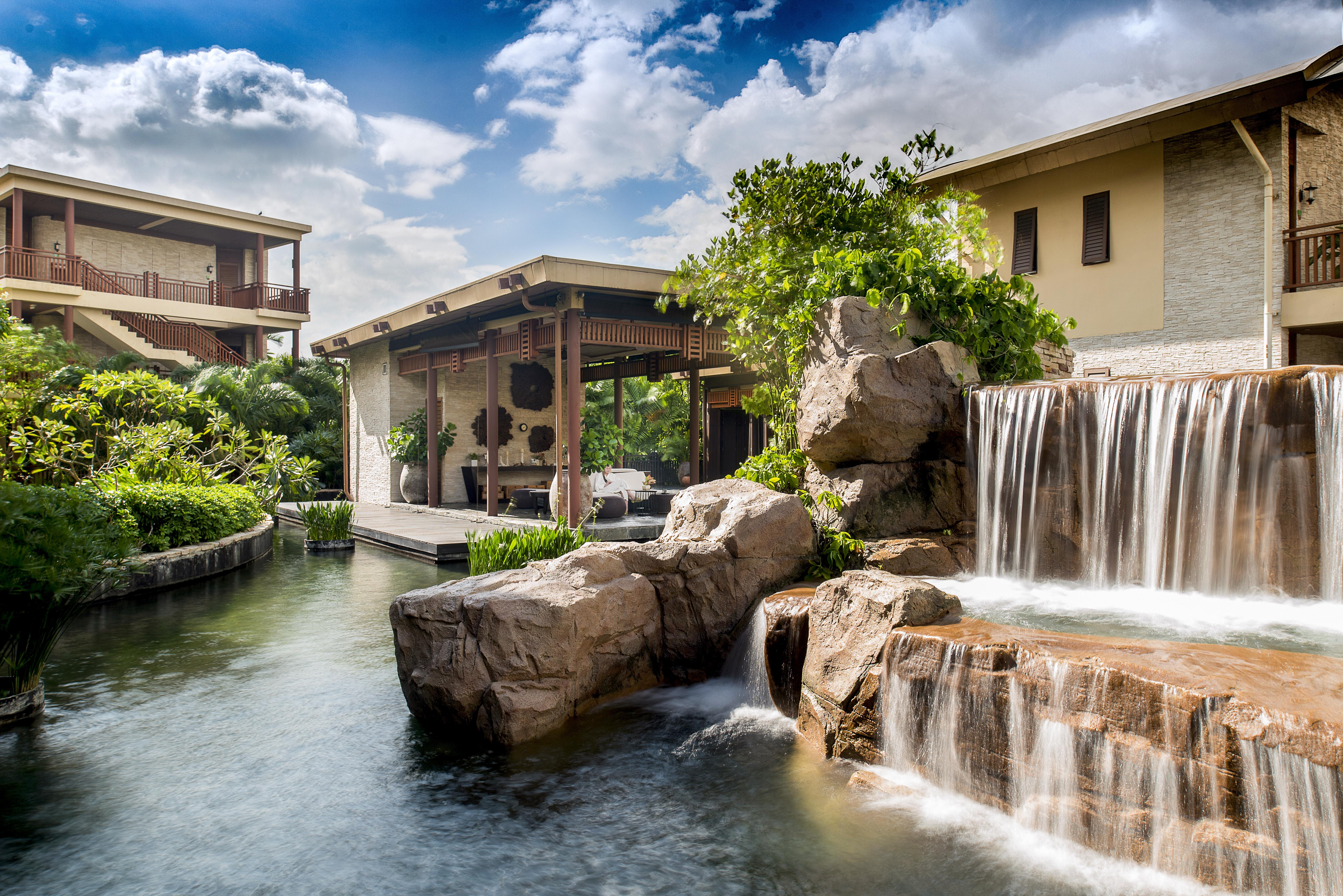 Centara Grand Mirage Beach Resort Pattaya Bagian luar foto The Spa at The Woodlands Resort