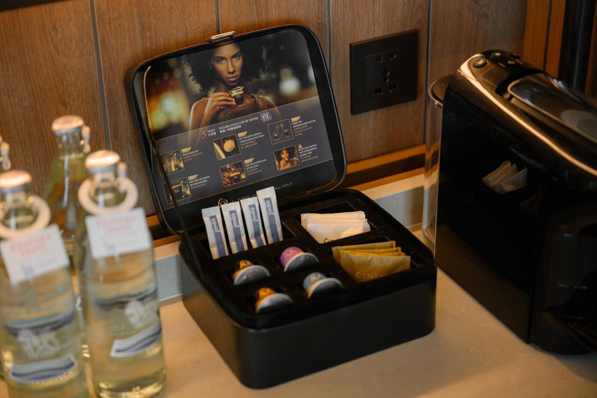 Centara Grand Mirage Beach Resort Pattaya Bagian luar foto The amenity kit